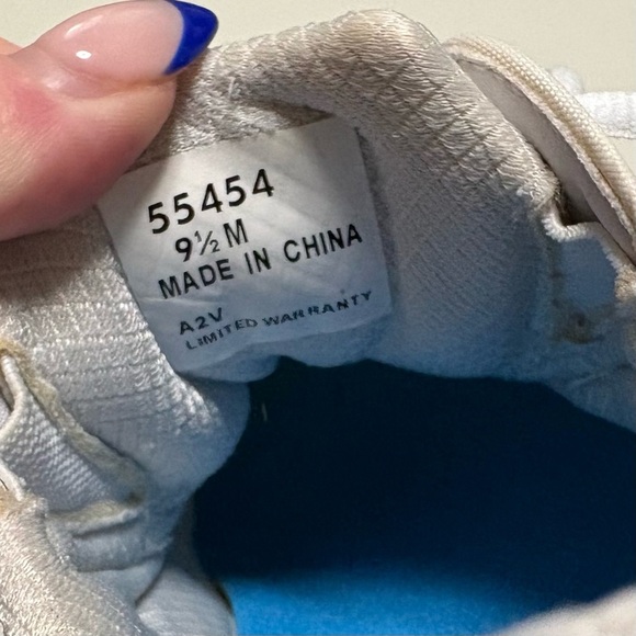 Footjoy Stylish White and Blue Men's Golf Shoes - Picture 5 of 6